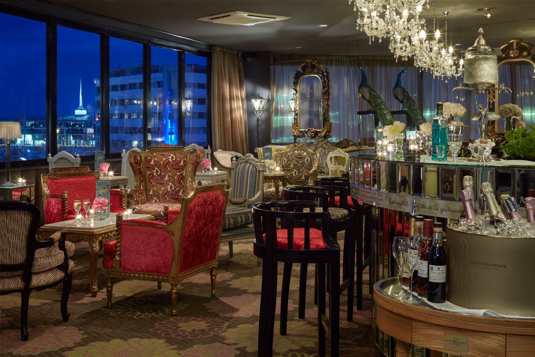 Hippopotamus Restaurant & Bar